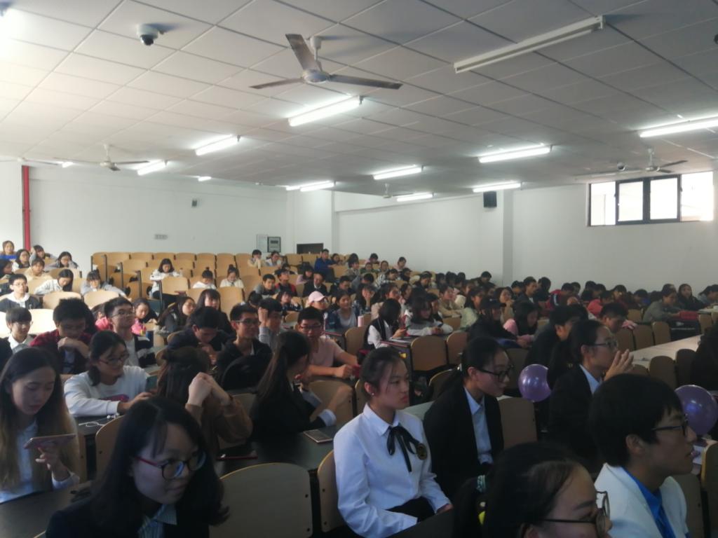 化学学院举行2018级寝室美化大赛决赛