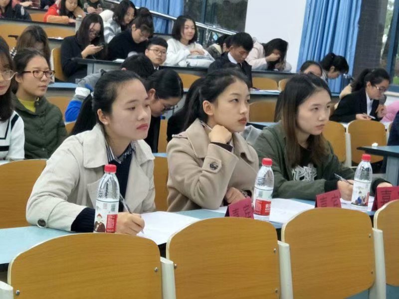 化学学院举办“青春与学业”演讲比赛复赛